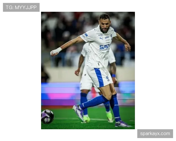 本泽马状态回勇献奇招，关键战役助球队逆转取胜