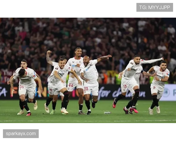 欧联杯决赛经典对决回顾：强队交锋与战术博弈