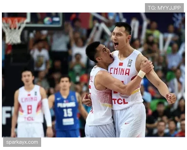 易建联一开口谈钱就尴尬了，场上猛男，场下却像村里老大爷？