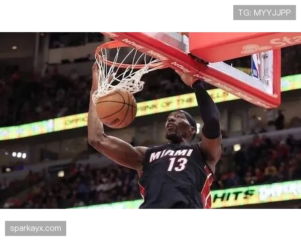 无球跑位为巴特勒制造空间，希罗三分效率较上季提升